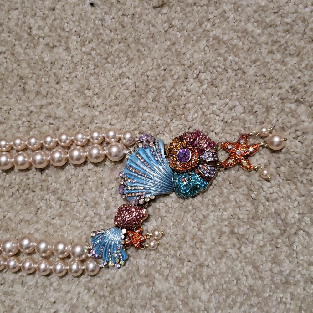 Rhinestone Shells And Pearl Statement Necklace-Ne… - image 2